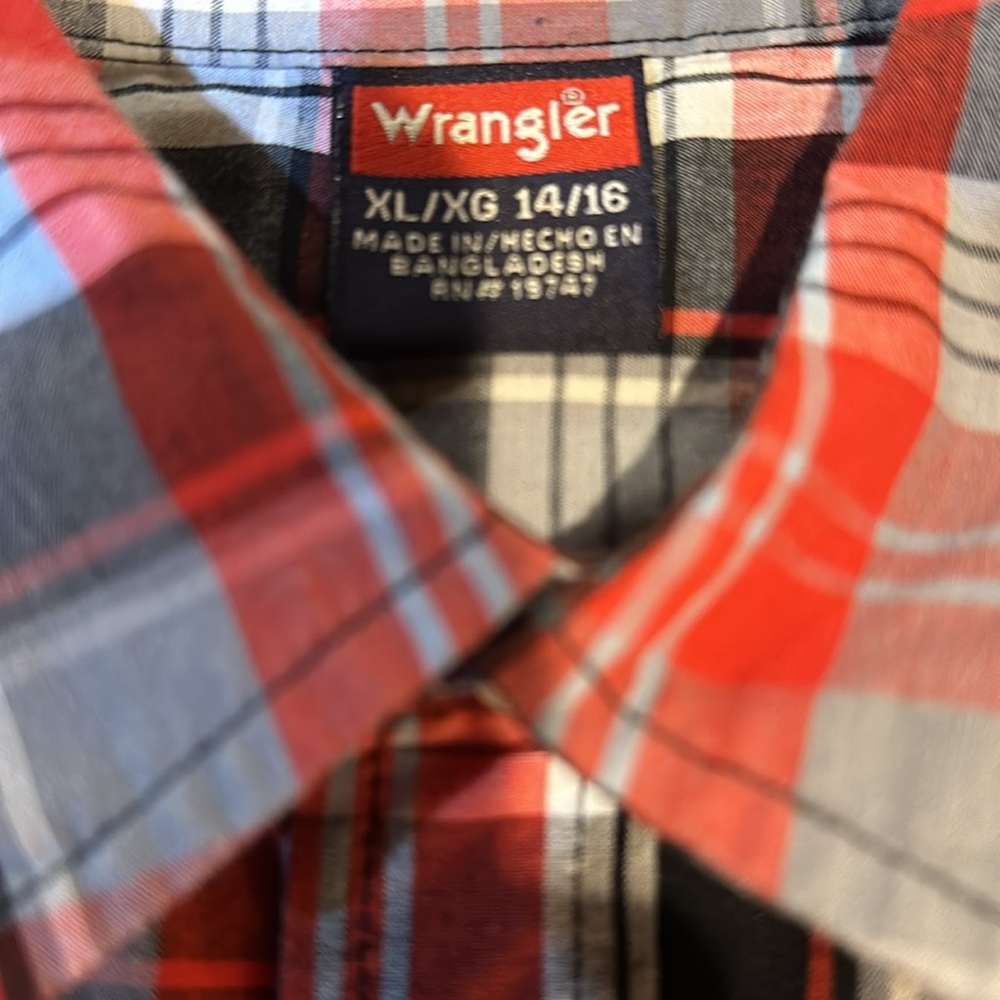 Bundle Wrangler button downs - Picture 5 of 5